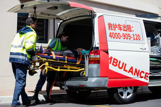北京大型救护车出租平台秘诀：服务专业性排第一