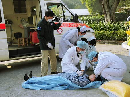 需要救护车？看完这些再选长途救护车租用平台