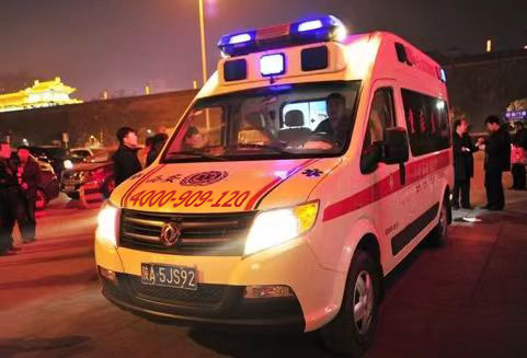 转诊病人监护人的福音：跨市救护车预定急救中心哪家性价比高？